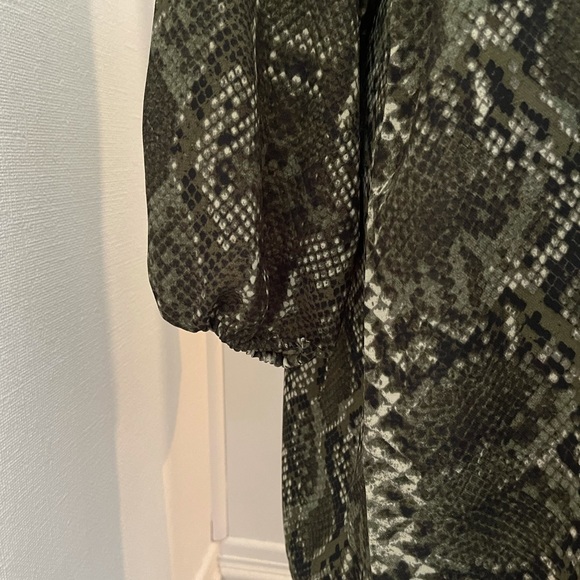 H&M dress - Picture 4 of 5